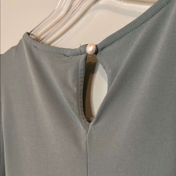 Zenana Women's Sleeveless Pleated Blouse - Picture 4 of 4